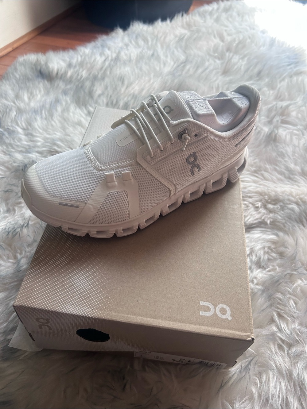 On Running Running women’s Cloud White Athletic Sneakers - Picture 6 of 9